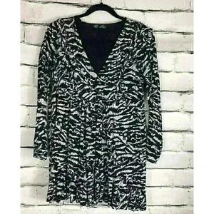Zara Trafaluc Womens Size M Black/White Zebra  Long Sleeve V-Neck Dress Ruffled